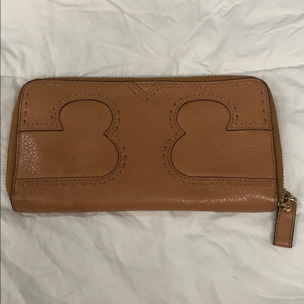 Tan Tory Burch wallet